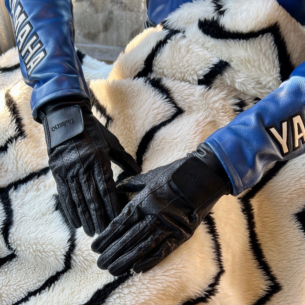 Motorcycle gloves for women - Size small - gel palms for added comfort!